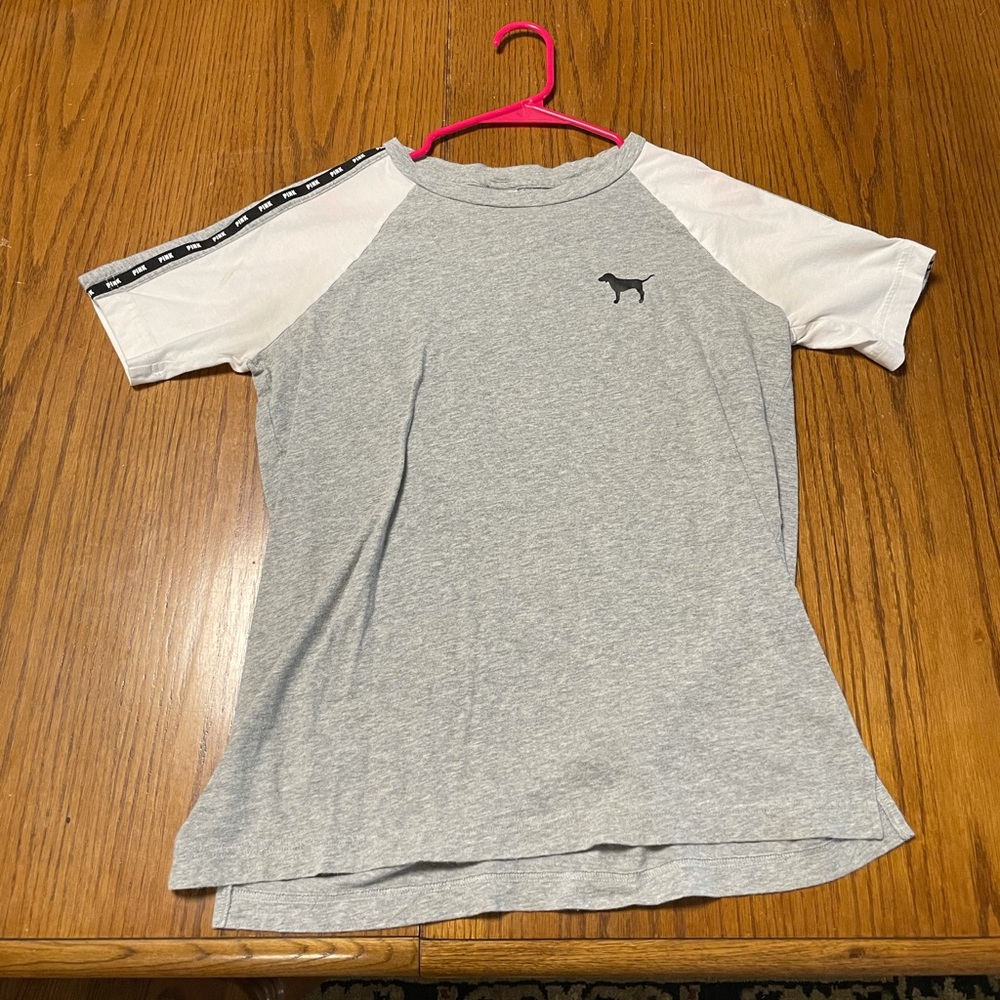 ✨PINK Victoria’s Secret ~ shirt ✨